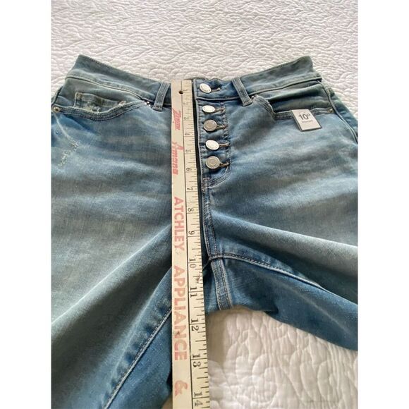 Time and Tru NWT High Rise Button Fly Denim Bermuda Shorts Size 6 - Picture 12 of 13